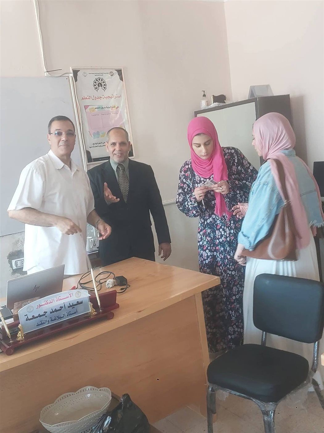 جانب من أعمال الامتحانات