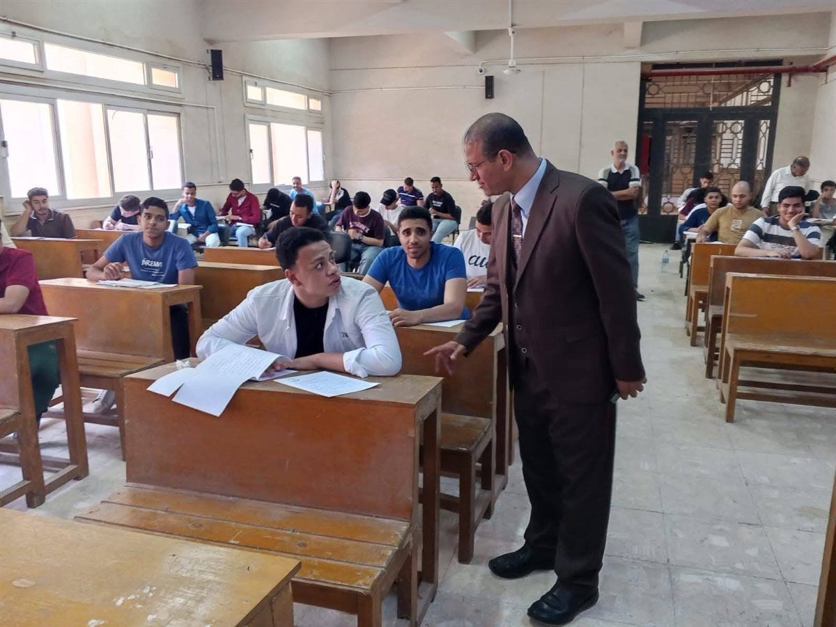 جانب من الامتحانات بجامعة الأزهر 