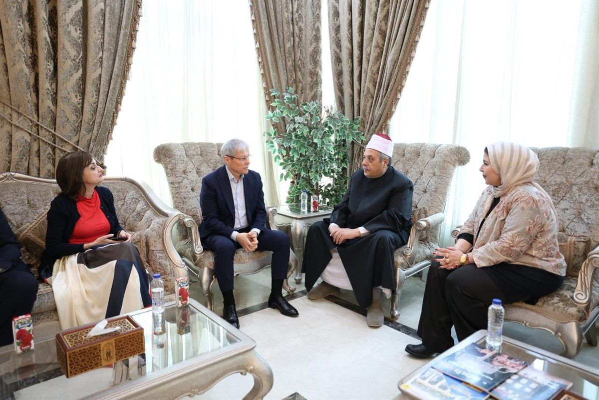 أيمن عبدالغني يستقبل المرشح الروماني لمنصب الأمين العام للمنظمة الدولية للفرنكوفونية 