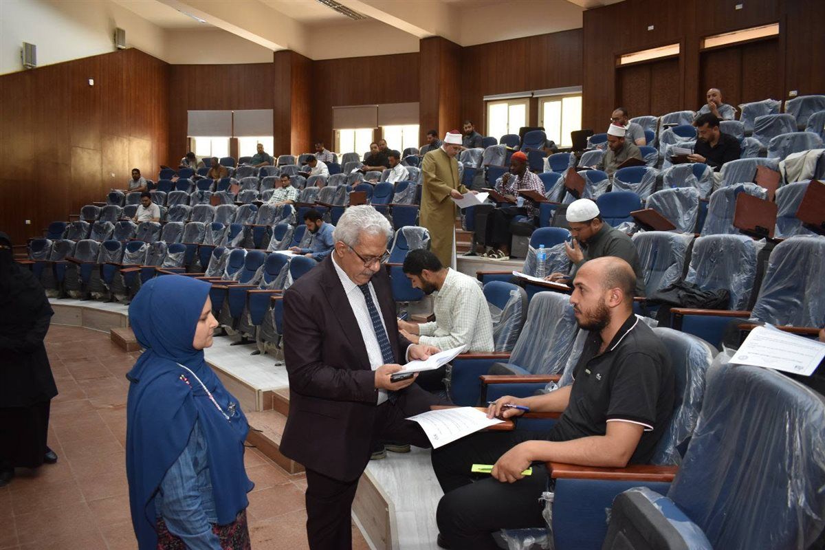 جانب من جولة رئيس جامعة الأزهر