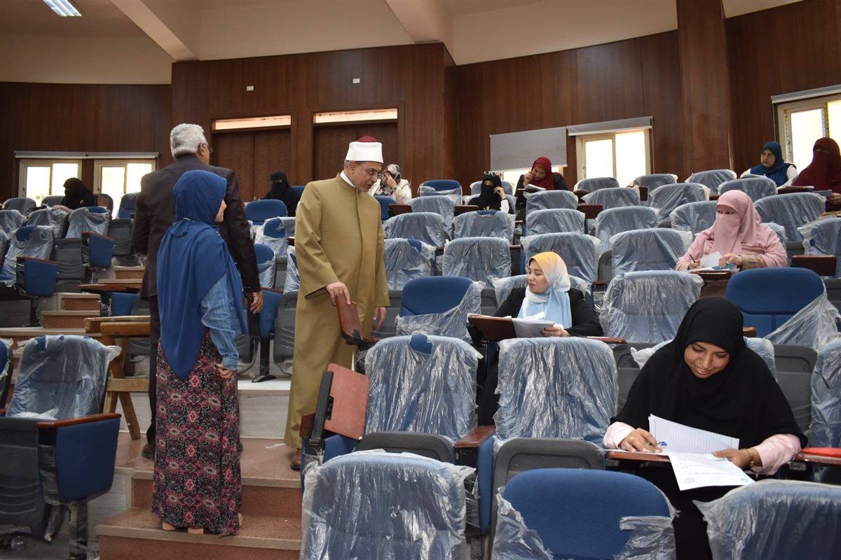 جانب من جولة رئيس جامعة الأزهر