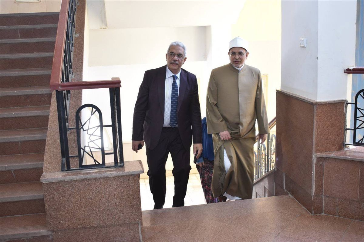 جانب من جولة رئيس جامعة الأزهر
