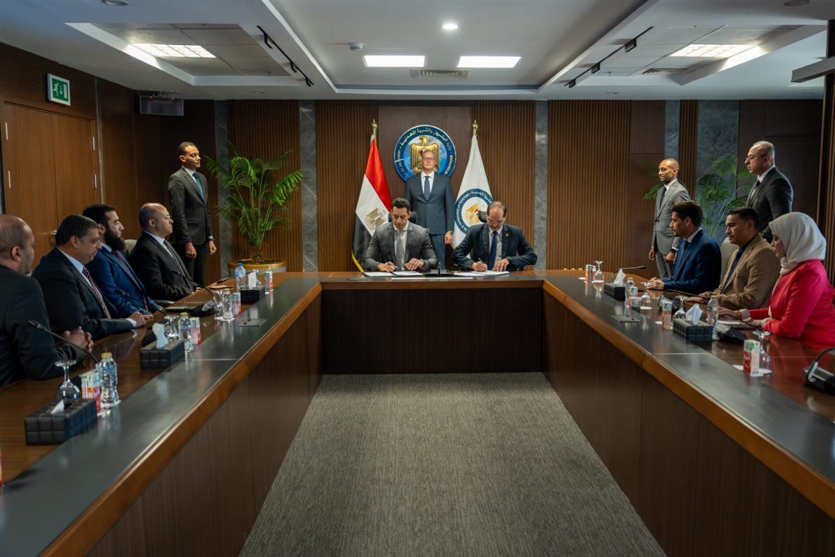 وزير البترول يوقع اتفاقيات مع هاربور وإيني لتحفيز الاستثمارات وزيادة إنتاج الغاز