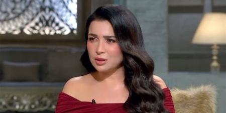 مي عزالدين تكشف تفاصيل تكريم عادل إمام لها ودعوتها برفقة والدتها بمنزله - أقرأ 24