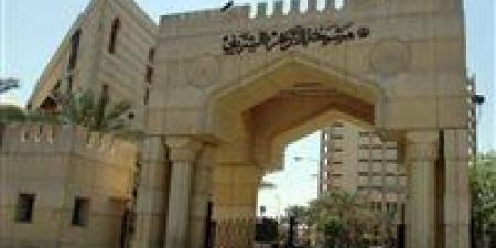 أزهري يحذر من ظاهرة بلوجر الأماكن المقدسة والانشغال بالتوثيق الرقمي -  أقرأ 24