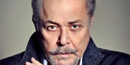 بذكرى ميلاده.. رحلة محمود عبد العزيز من تربية النحل لساحر السينما المصرية - أقرأ 24