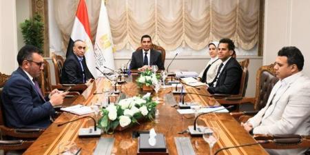 وزير الرياضة يناقش جاهزية الشركات المسؤلة عن تطبيق الكود الطبي بالموسم الرياضي الجديد - أقرأ 24