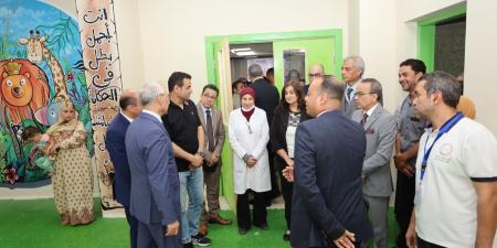 رئيس جامعة المنيا يتفقد مستشفى الأورام الجامعي ويفتتح عيادات أورام الأطفال -  أقرأ 24