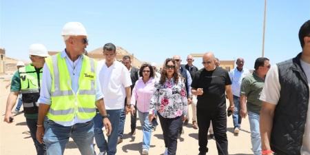 وزيرة التنمية المحلية تتفقد المدفن الصحي الآمن المخصص لمدينتي الغردقة وسفاجا - أقرأ 24