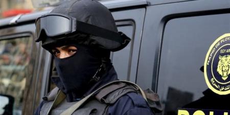 كشف ملابسات فيديو تضرر أحد الأشخاص من قيام بعض أقاربه بالتهجم عليه بقنا - أقرأ 24