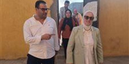 متابعة ميدانية لأعمال تقدير الدرجات بالقاهرة.. مدير التعليم تتفقد كنترولات الشروق - أقرأ 24