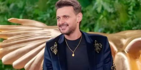 مكالمة مفاجئة لرامز جلال على الهواء مع إسعاد يونس وغادة عادل - أقرأ 24
