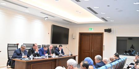 وزير المالية ورئيس خطة النواب يؤكدان عدم صحة فرض رسوم إضافية على مغادرة الدولة -  أقرأ 24
