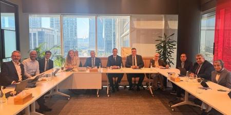 نائب وزير الصحة يناقش استراتيجية الصحة الرقمية مع PWC العالمية في دبي - أقرأ 24