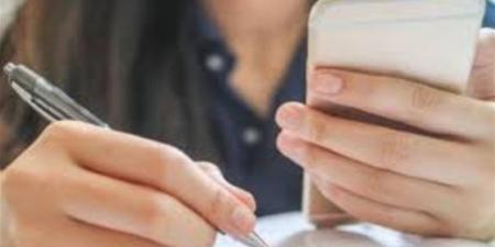 ضبط هاتف مع طالب داخل الامتحان.. هل يؤدي إلى إلغاء المادة؟ - أقرأ 24