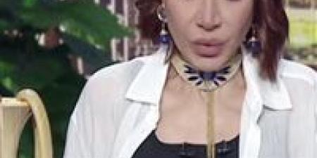 "الطماطم والبيض رخصوا ياجدعان".. بسمة وهبة تحتفل على الهواء بطبق شكشوكة -  أقرأ 24