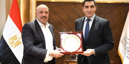 وزير الشباب والرياضة يبحث رعاية الموهوبين مع وليد التايب - أقرأ 24