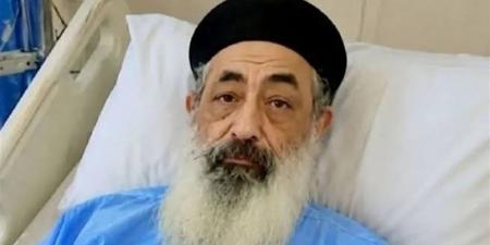 استقرار الحالة الصحية للقمص فيلبس ذكري بعد تعرضه لاعتداء بآلة حادة في البلينا - أقرأ 24