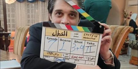 خيري بشارة ممثلا لأول مرة بدور كامل في مسلسل العطل مع عمر خورشيد| خاص - أقرأ 24