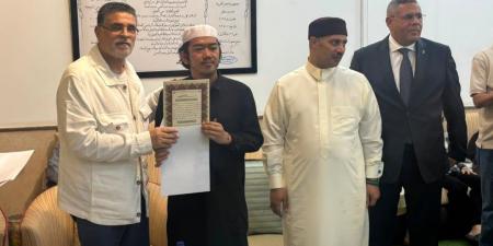 تكريم طلاب الأزهر المشاركين في دورات محاربة الإلحاد بالحسين (صور) - أقرأ 24
