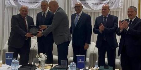 "مصر للطيران" تكرّم بعثة الحج تقديرًا لجهودها في إنجاح موسم حج 1447هـ - أقرأ 24
