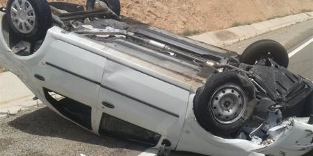 مصرع صيدلي وأولاده بحادث إنقلاب سيارة بطريق المنيا الصحراوي الشرقي - أقرأ 24