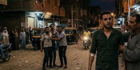 تفاصيل تعدي شخصين على شاب في منيا القمح.. كاميرات المراقبة توثق الحادث - أقرأ 24