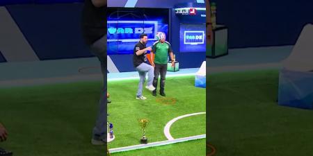 حسان يسيي يكونطرولي بالون.. حكماتو لاكرومب قبل ما يبدا ????​????​ -  أقرأ 24