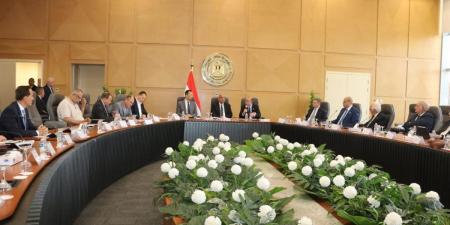وزراء "الكهرباء"و"الاتصالات" "والاستثمار" يبحثون خطوات إعداد الاستراتيجية الوطنية لصناعة مراكز البيانات - أقرأ 24