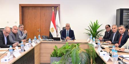 وزير الري يتابع موقف إيراد نهر النيل وتداعيات الظواهر المناخية العالمية على الموارد المائية - أقرأ 24