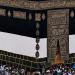 الصمديات والقناديل.. زخارف إسلامية تنسج على كسوة الكعبة المشرفة لوحة من الجمال والإتقان
