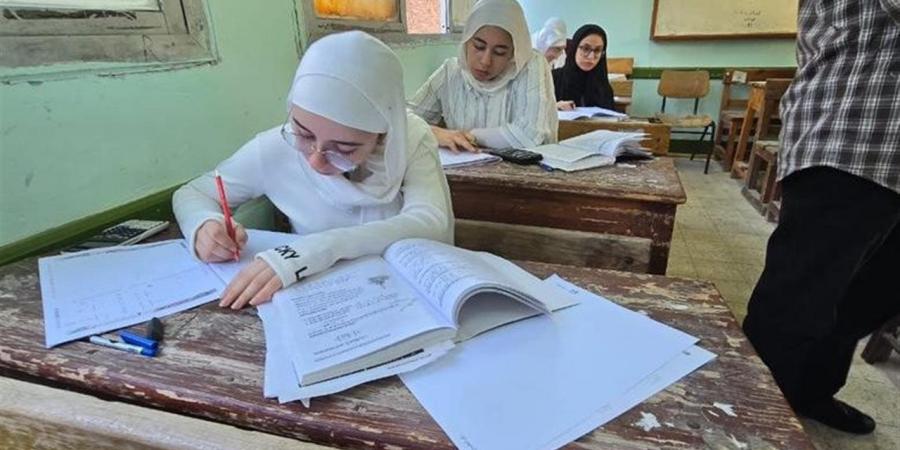 جدول امتحانات الثانوية العامة 2026 رسميًا.. مواعيد جميع المواد علمي وأدبي - أقرأ 24
