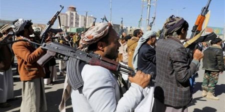 الحوثيون يعتقلون يمنيين أدوا صلاة الغائب على منصور هادي - أقرأ 24