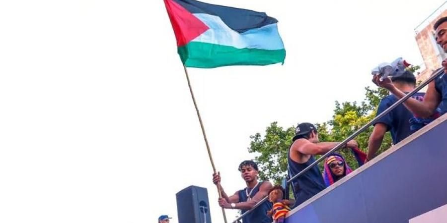 بطل "الليجا" يشعل العالم.. لامين يامال يخطف الأنظار بـ"علم فلسطين" - أقرأ 24
