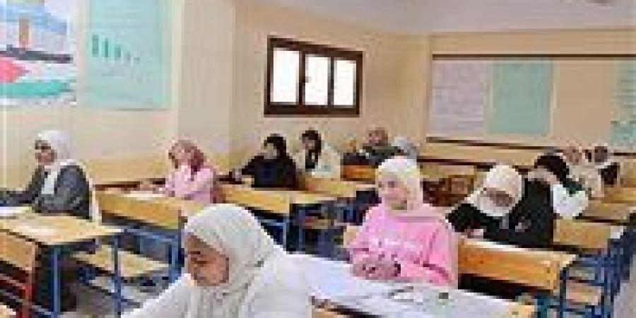 وكيل التعليم بالشرقية : تجهيز 845 لجنة لامتحانات الشهادة الإعدادية -  أقرأ 24