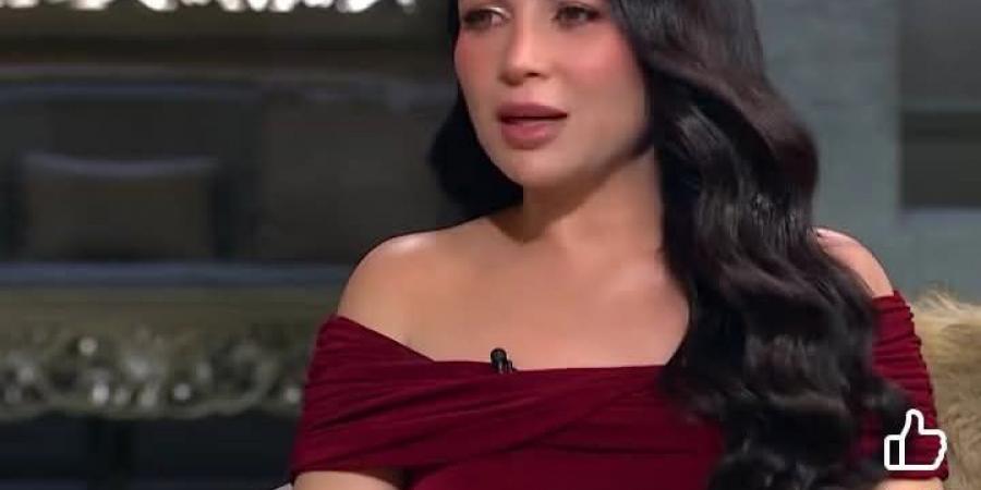 "لقيت فيه أمان والدتي".. مي عز الدين تكشف كواليس تعارفها على زوجها -  أقرأ 24