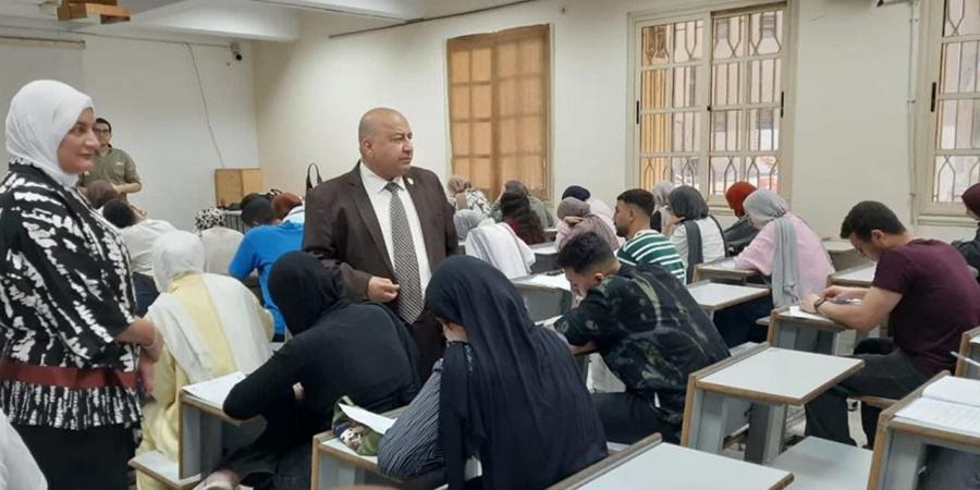 نائب رئيس جامعة القاهرة يتفقد عددًا من الكليات - أقرأ 24