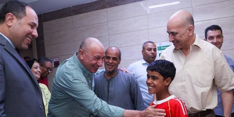 الخطيب يطمئن على تطورات الحالة الصحية لـ«مشجع الأهلي» - أقرأ 24