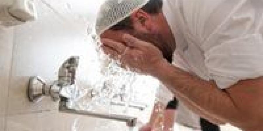 الإفتاء والأزهر يوضحان حكم الشك في انتقاض الوضوء وأثره على الصلاة -  أقرأ 24