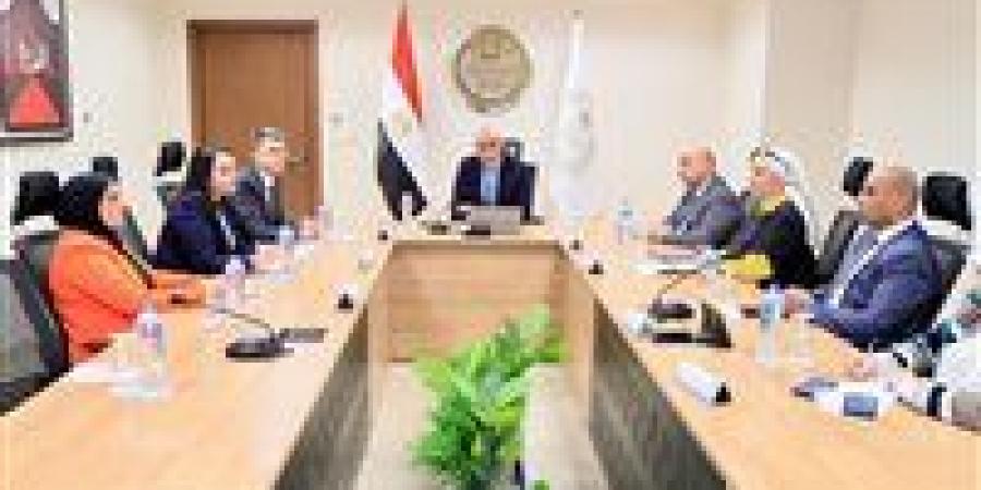 وزير التعليم يبحث مع البنك الدولي دعم تطوير المنظومة التعليمية -  أقرأ 24