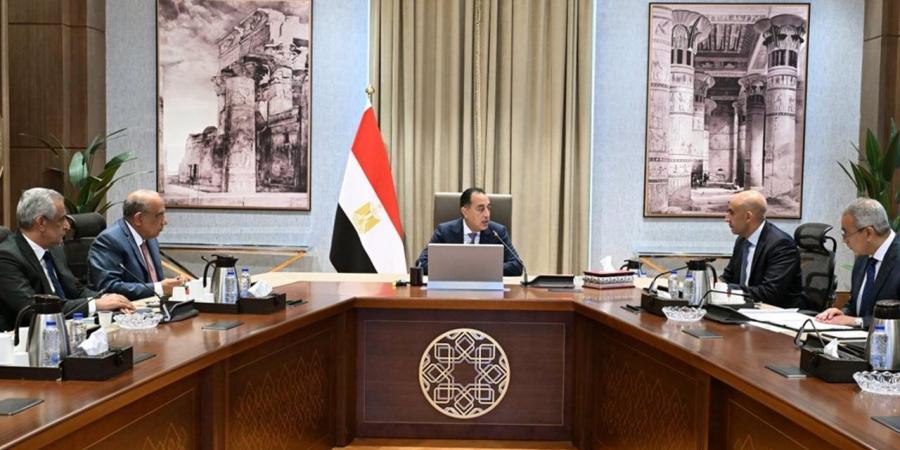 رئيس الوزراء يتابع جهود تعظيم الاستفادة من مقومات وإمكانات شركات ومصانع الإنتاج الحربي - أقرأ 24