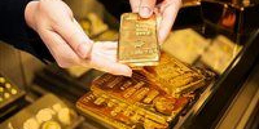 الذهب والدولار.. معركة الملاذات الآمنة -  أقرأ 24