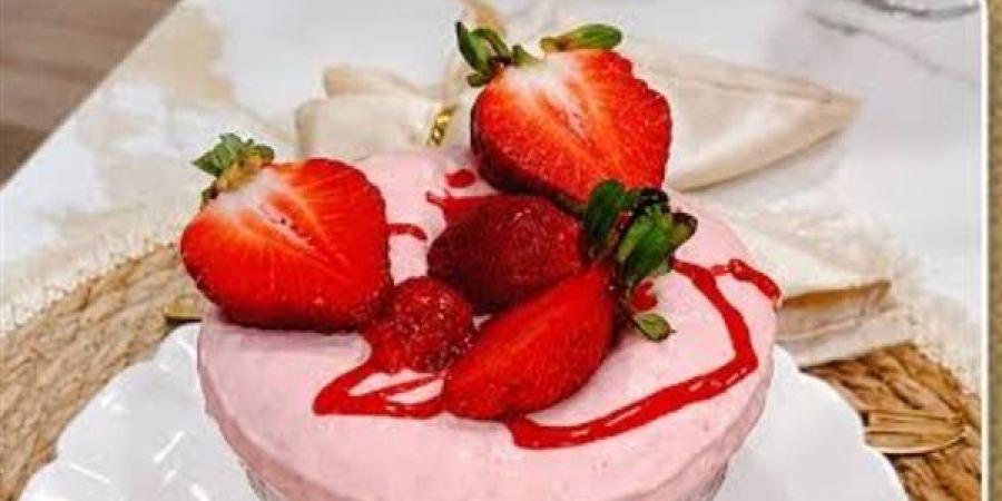 كيك الآيس كريم بالفراولة.. حلوى صيفية منعشة - أقرأ 24
