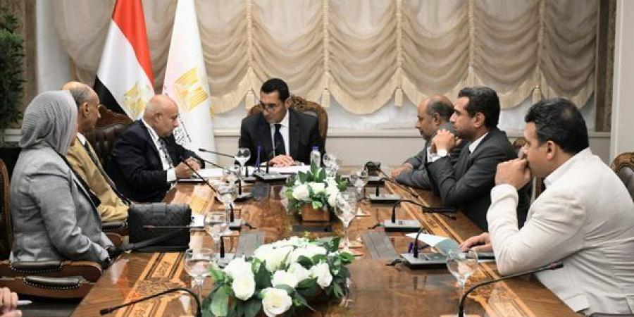 وزير الرياضة يلتقي مجلس إدارة نادي دكرنس  للاطلاع على مستجدات المشروعات الإنشائية - أقرأ 24