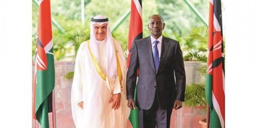 سفيرنا لدى نيروبي يقدم أوراق اعتماده إلى رئيس كينيا