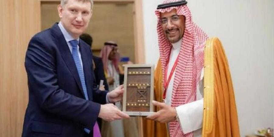 الخريّف يبحث مع روسيا توسيع الاستثمارات في الصناعة والتعدين - أقرأ 24