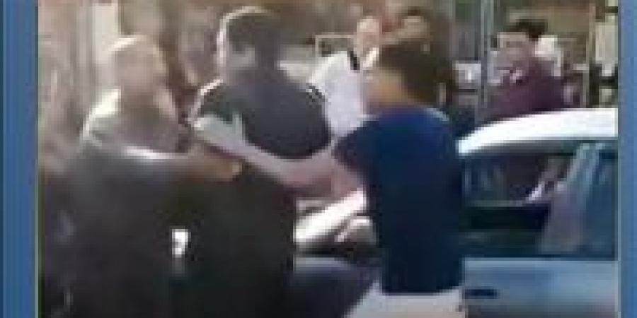 أولوية المرور أشعلت الأزمة.. إحالة ضابط للتحقيق بعد مشادة مع مواطن بالمنوفية -  أقرأ 24