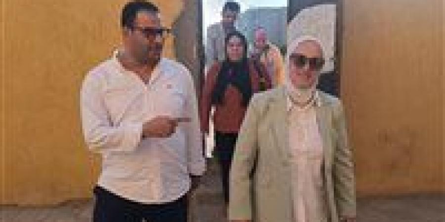 متابعة ميدانية لأعمال تقدير الدرجات بالقاهرة.. مدير التعليم تتفقد كنترولات الشروق -  أقرأ 24