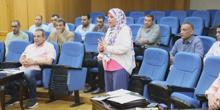 محافظ المنيا يوجه بدعم المنظومة بكوادر تكنولوجية وهندسية لتسريع إنجاز طلبات المواطنين -  أقرأ 24