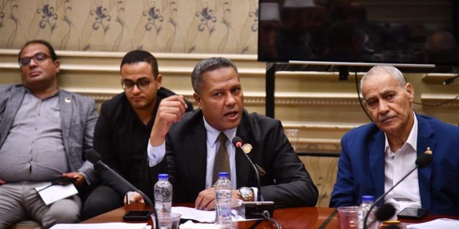 «دينية الشيوخ» تفتح ملف الكتاتيب وتبحث إخضاعها لإشراف الأزهر والأوقاف لحماية النشء وترسيخ الفكر الوسطي - أقرأ 24